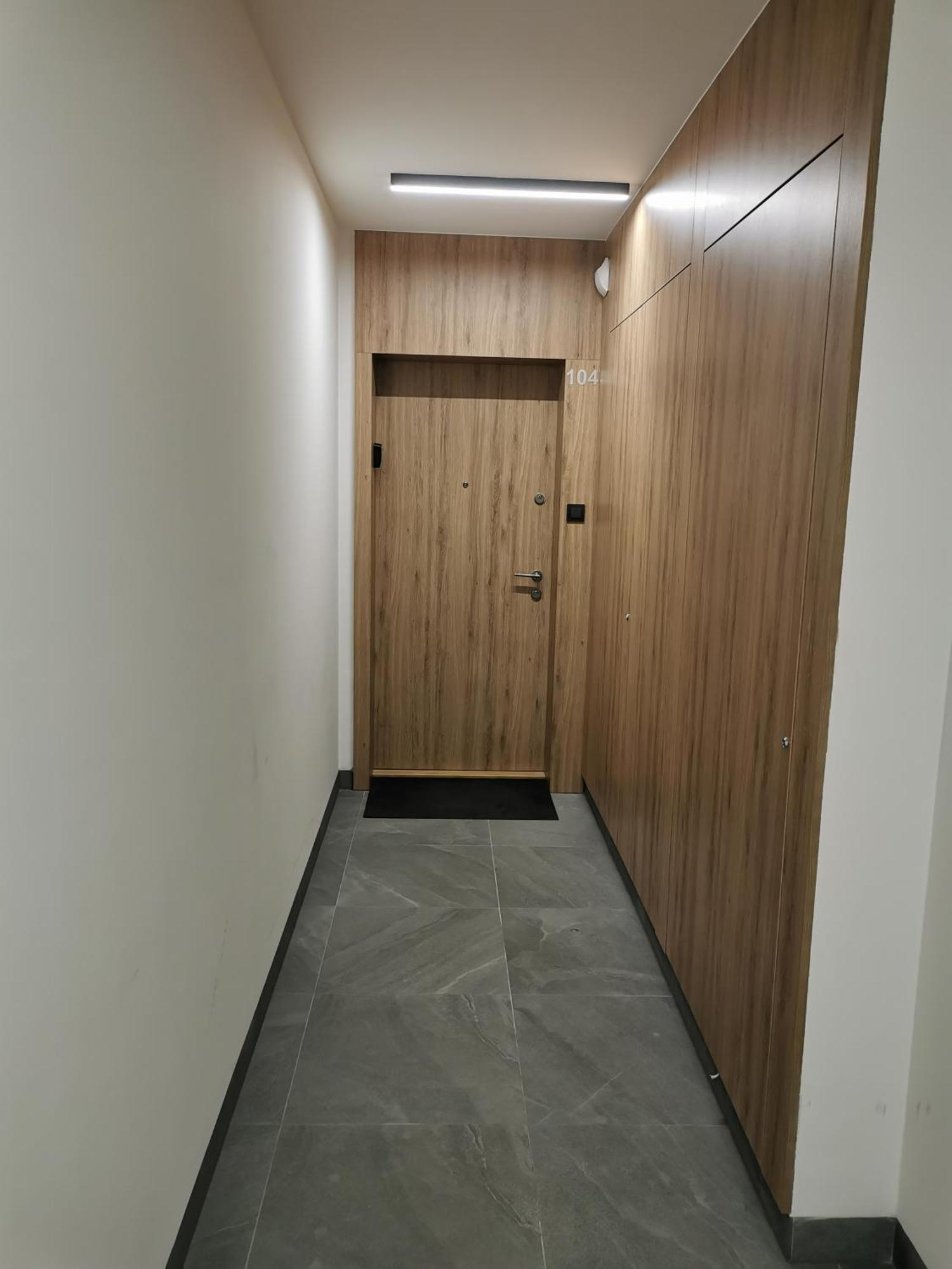 Wola Blue Modern Apartment ワルシャワ エクステリア 写真