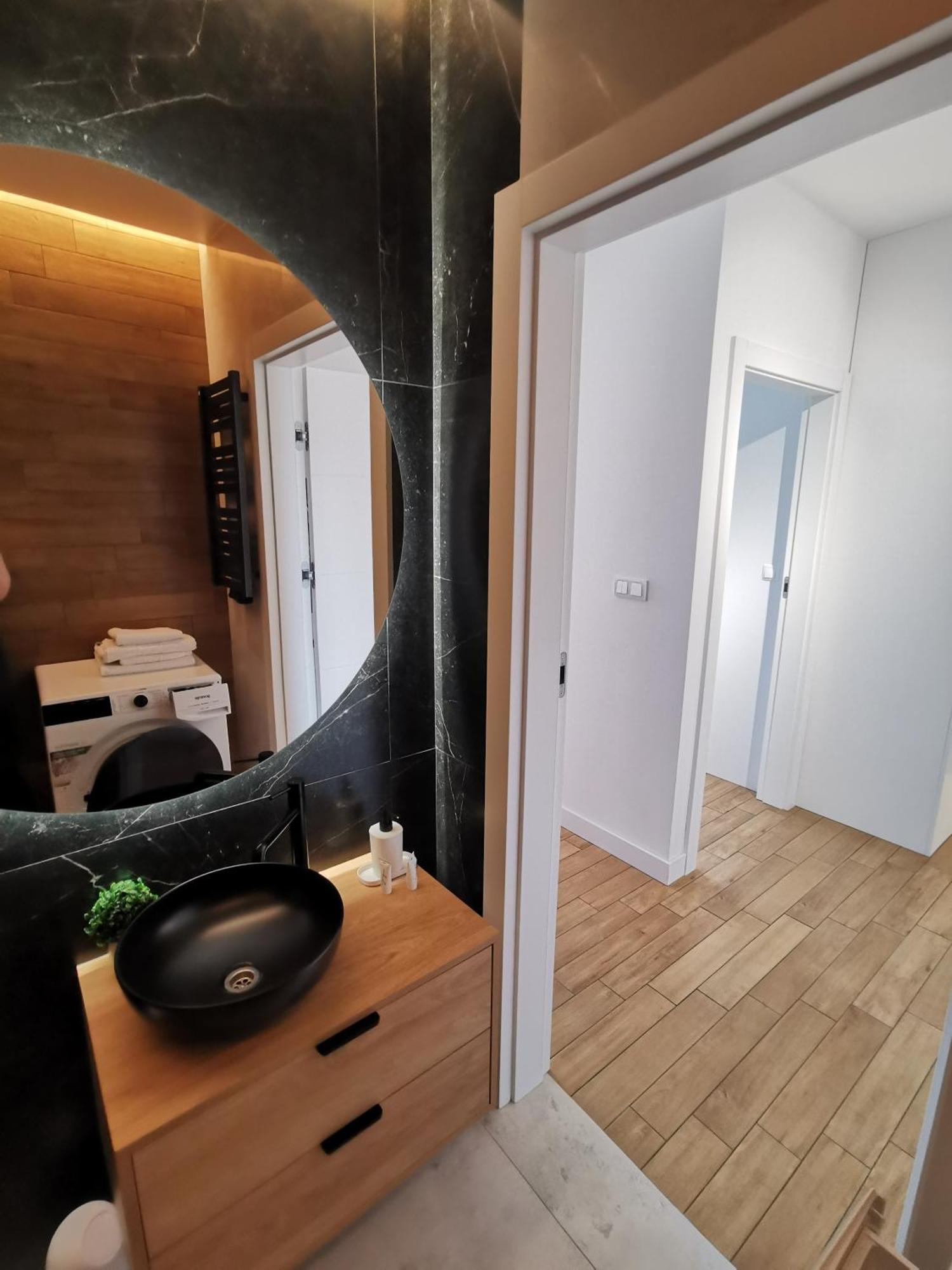 Wola Blue Modern Apartment ワルシャワ エクステリア 写真