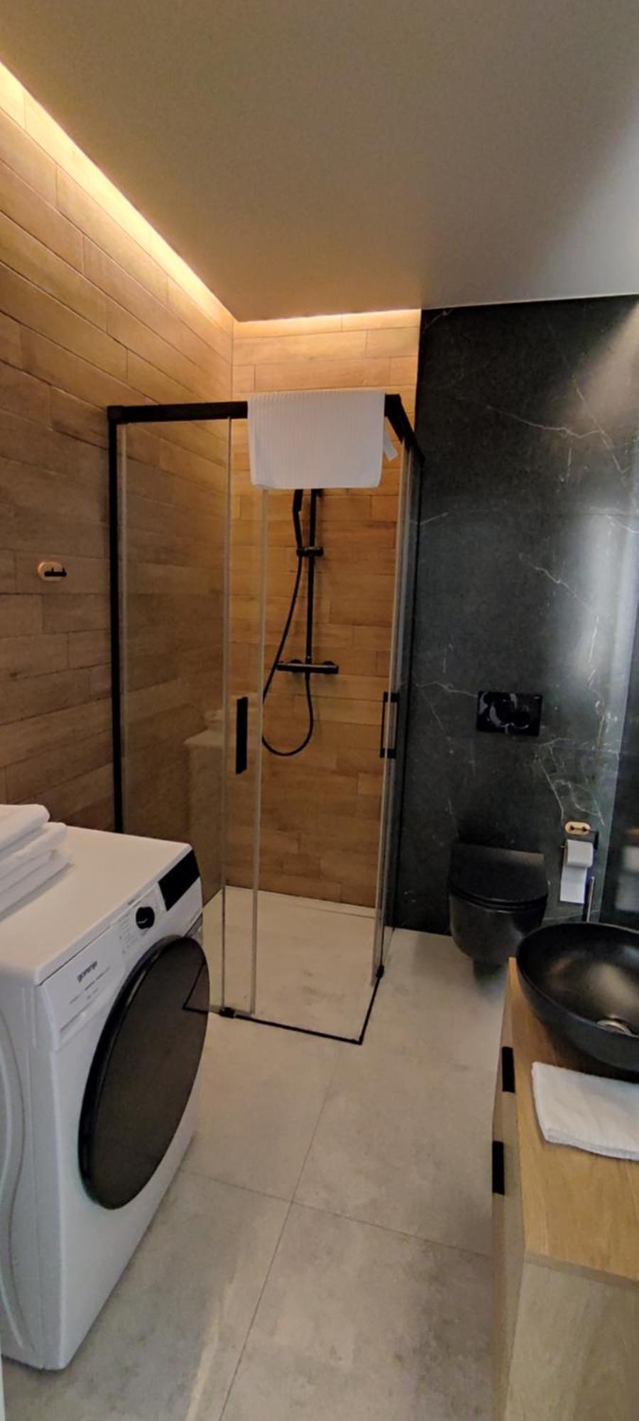 Wola Blue Modern Apartment ワルシャワ エクステリア 写真